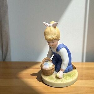 Homco 1985 Denim Days Debbie Collecting Easter Eggs Porcelain Figurine
